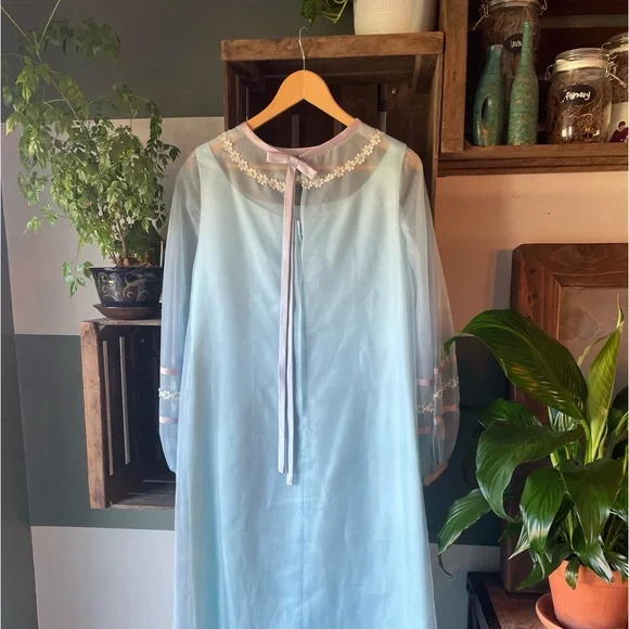 ILGWU VTG 1970’s Embroidered Dress - Picture 4 of 8